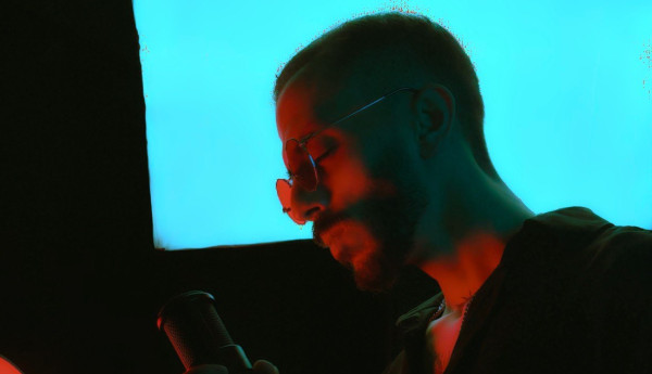 دانلود آهنگ میران رژ سرخ دانلود آهنگ میران رژ سرخ